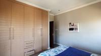 Bed Room 2 - 15 square meters of property in Maroeladal