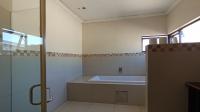 Bed Room 2 - 15 square meters of property in Maroeladal