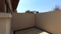 Balcony - 76 square meters of property in Maroeladal