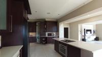 Kitchen - 33 square meters of property in Maroeladal