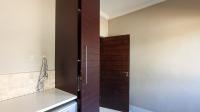 Scullery - 11 square meters of property in Maroeladal