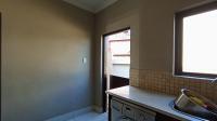 Scullery - 11 square meters of property in Maroeladal