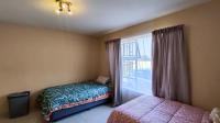 Bed Room 1 - 17 square meters of property in Brackendowns