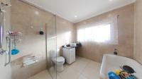 Bathroom 1 - 13 square meters of property in Kloof 