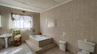 Bathroom 1 - 27 square meters of property in Homestead Apple Orchards AH