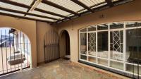 Patio - 20 square meters of property in Ravenswood