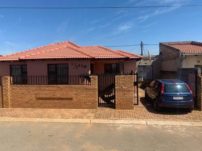 3 Bedroom House for Sale For Sale in Dobsonville - MR643032