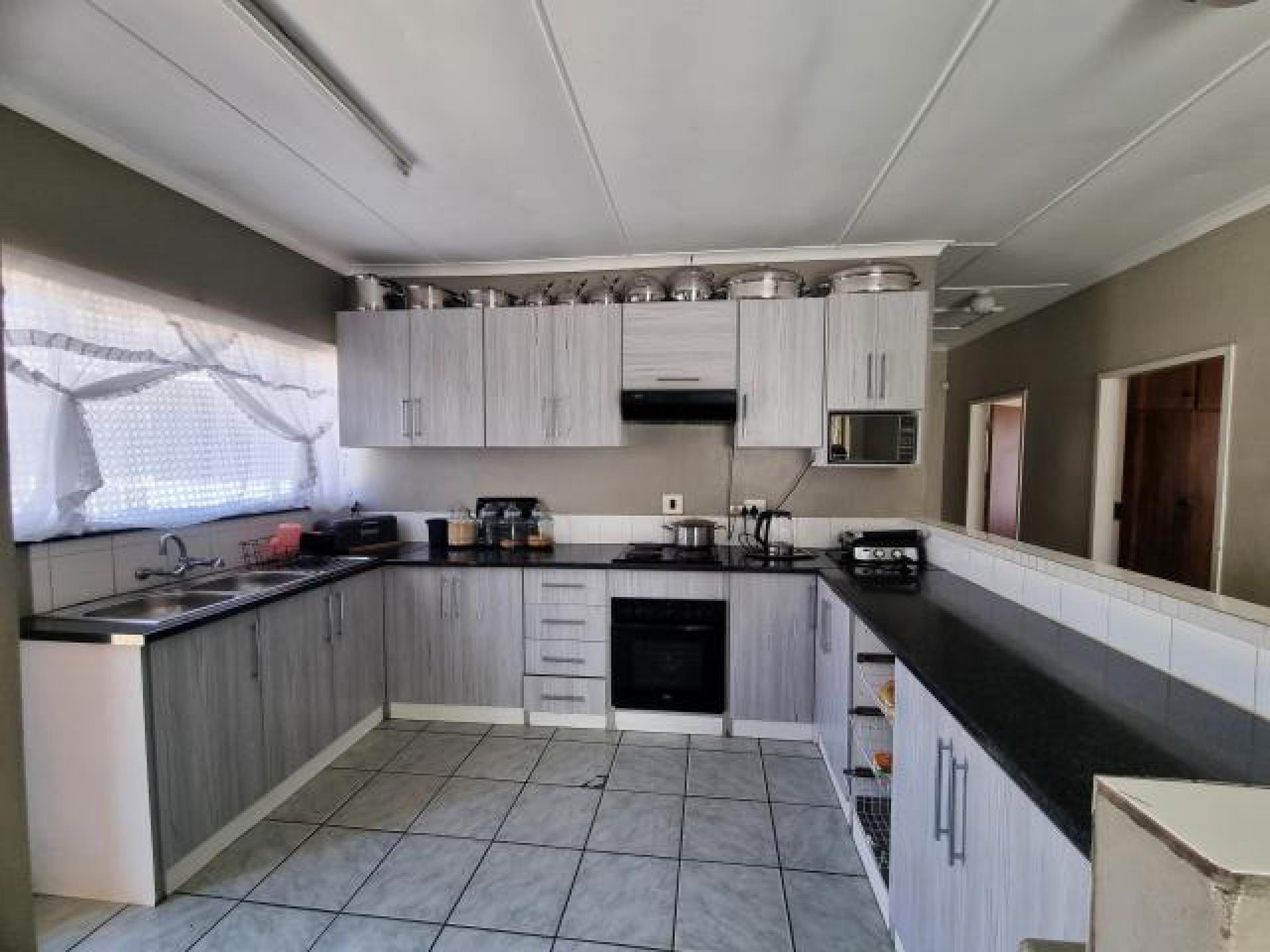 Kitchen of property in Harrismith