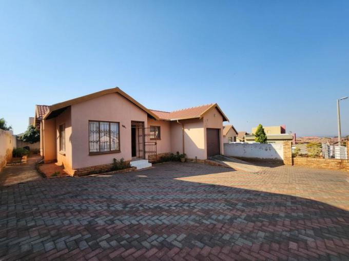 3 Bedroom House for Sale For Sale in Tlhabane West - MR643108