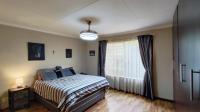 Main Bedroom - 22 square meters of property in Eden Glen