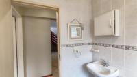 Bathroom 1 - 5 square meters of property in Eden Glen