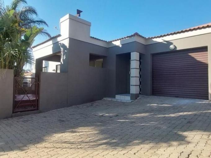 3 Bedroom Sectional Title to Rent in Meyersdal - Property to rent - MR643348