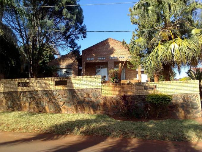 4 Bedroom House for Sale For Sale in Thohoyandou - MR643354