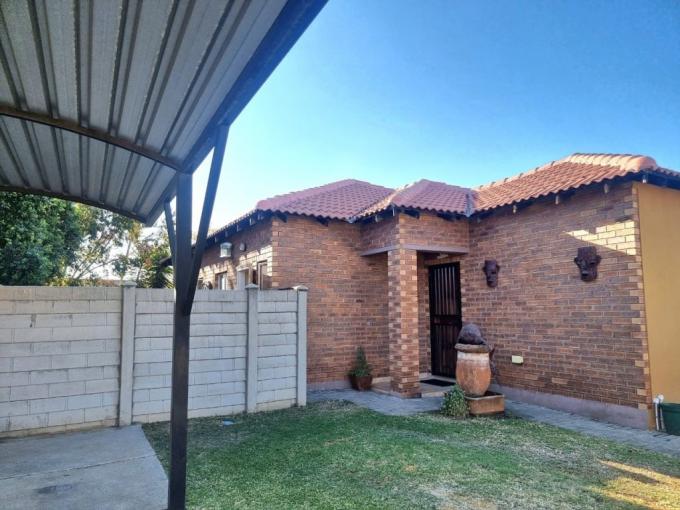 3 Bedroom House for Sale For Sale in Waterkloof (Rustenburg) - MR643370