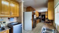 Kitchen - 32 square meters of property in Jordaanpark