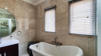 Main Bathroom - 8 square meters of property in Jordaanpark