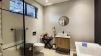 Bathroom 1 - 13 square meters of property in Randhart