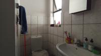 Bathroom 1 - 4 square meters of property in Die Hoewes