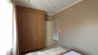 Bed Room 1 - 11 square meters of property in Monavoni