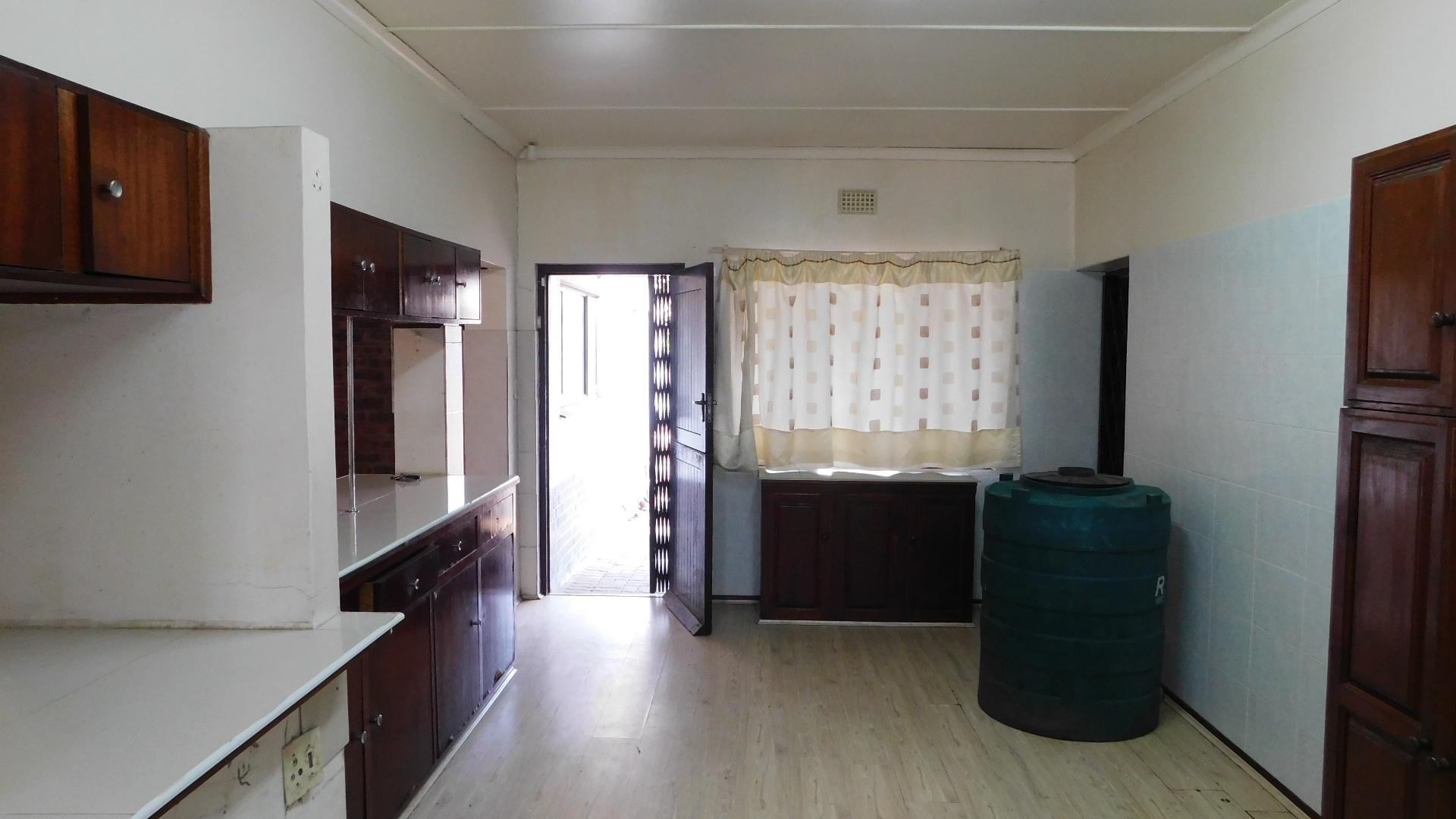 Kitchen - 28 square meters of property in Hibberdene