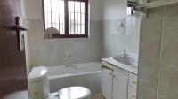 Bathroom 1 - 4 square meters of property in Hibberdene