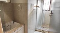 Bathroom 2 - 4 square meters of property in Hibberdene