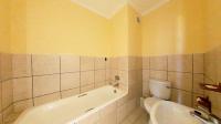 Main Bathroom - 5 square meters of property in Winklespruit