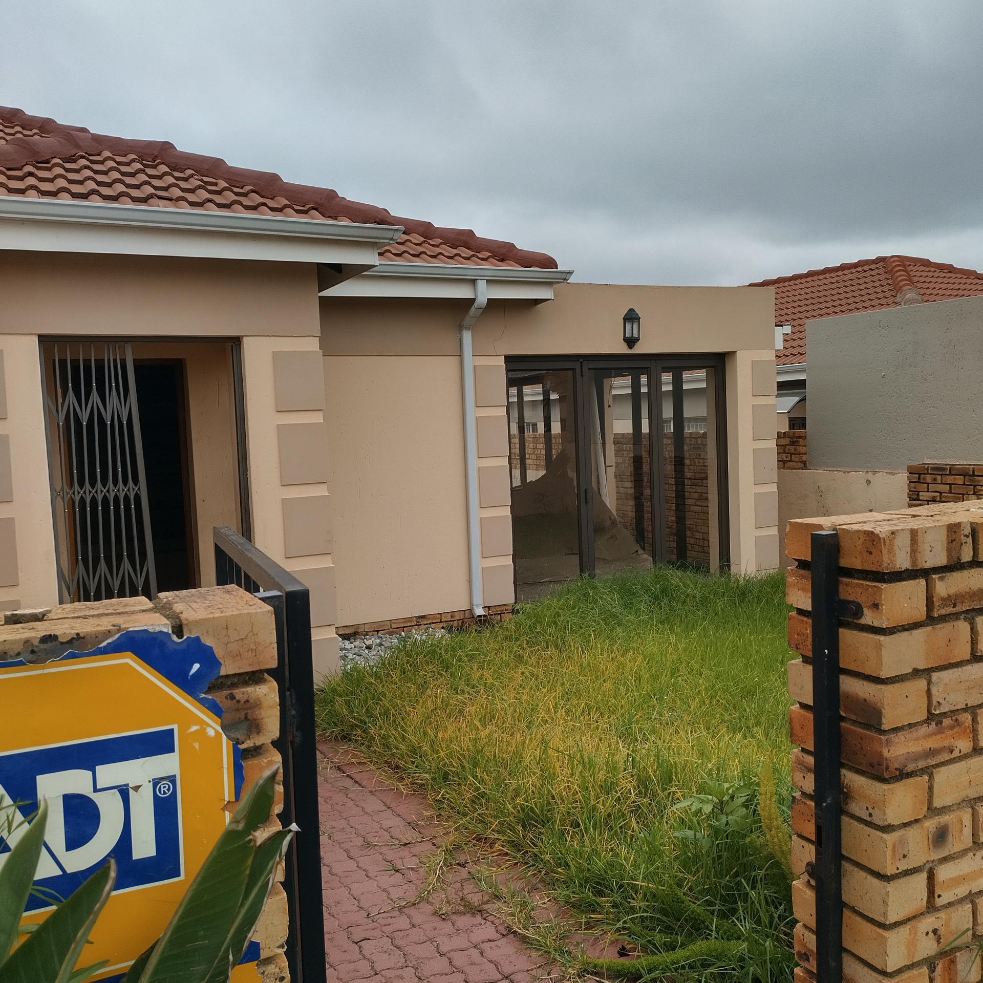 Front View of property in Zandspruit