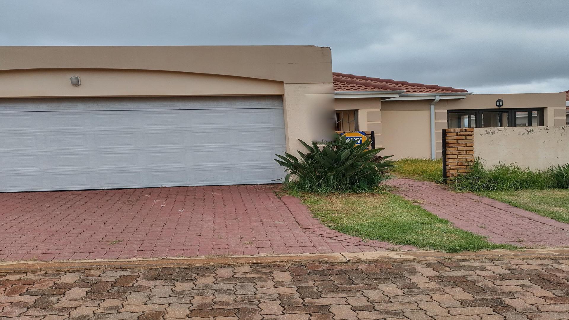 Front View of property in Zandspruit