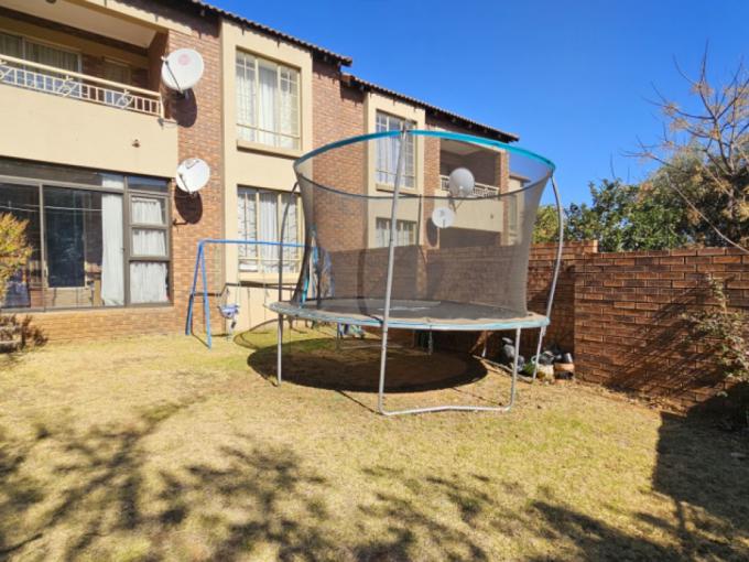 2 Bedroom Apartment for Sale For Sale in Mooikloof Ridge - MR643589