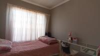 Bed Room 2 - 10 square meters of property in Andeon