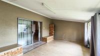 Entertainment - 31 square meters of property in Parkdene (JHB)