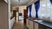 Kitchen - 18 square meters of property in Parkdene (JHB)