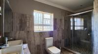 Main Bathroom - 10 square meters of property in De Deur