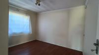 Bed Room 1 - 14 square meters of property in Kraaifontein