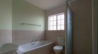 Bathroom 1 - 7 square meters of property in Elandsfontein