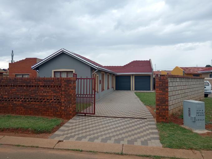 3 Bedroom House for Sale For Sale in Vosloorus - MR643827