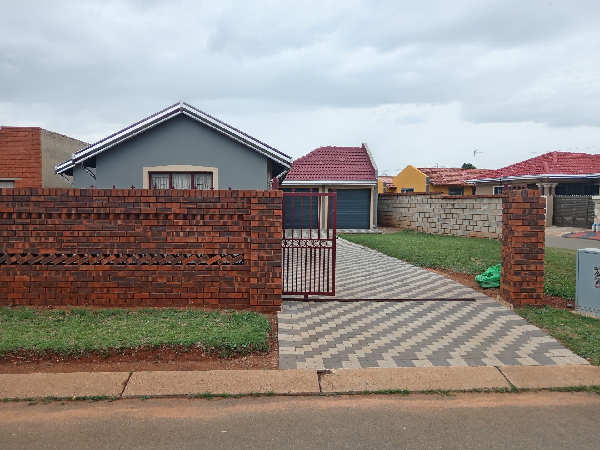  of property in Vosloorus