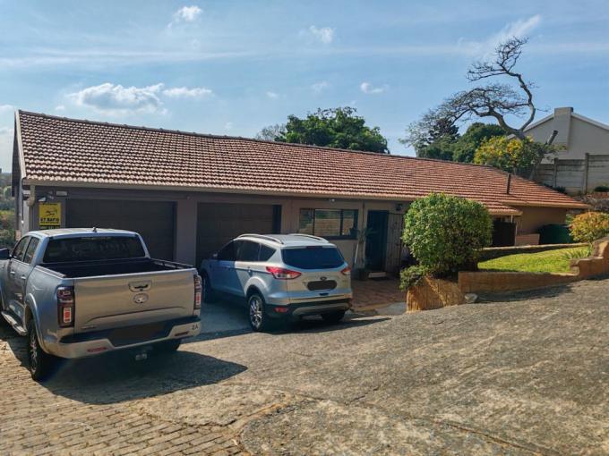 4 Bedroom House for Sale For Sale in Amanzimtoti  - MR643883