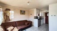 Lounges - 16 square meters of property in Watervalspruit