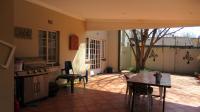 Patio - 30 square meters of property in Paulshof