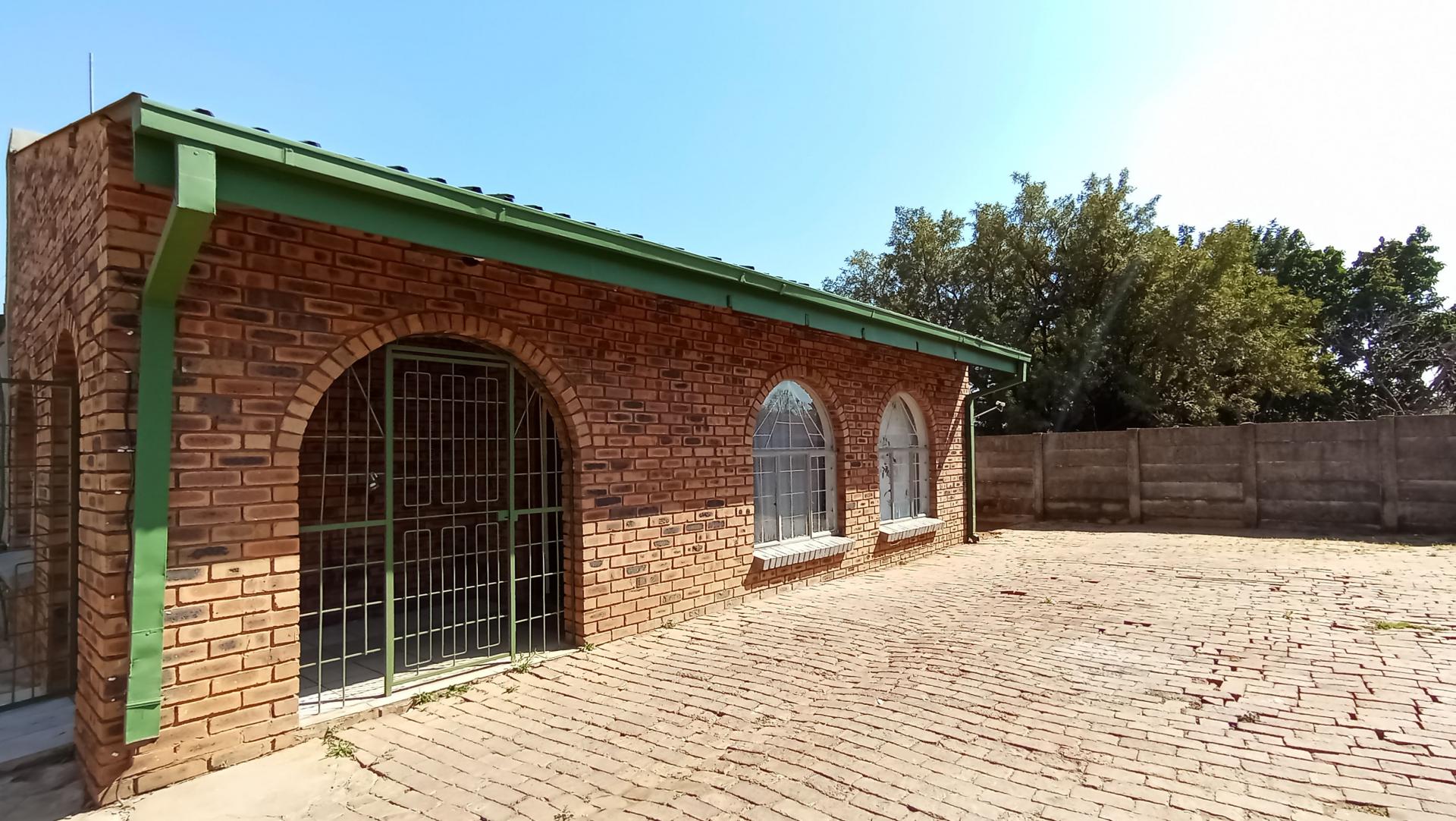 Front View of property in Jan Niemand Park