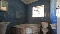 Bathroom 1 - 11 square meters of property in Jan Niemand Park