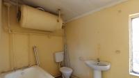 Bathroom 1 - 11 square meters of property in Jan Niemand Park