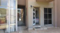 Patio - 25 square meters of property in Bassonia