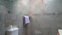 Bathroom 1 - 4 square meters of property in Bassonia