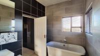 Main Bathroom - 16 square meters of property in Sonneveld