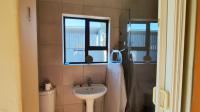 Bathroom 3+ - 4 square meters of property in Sonneveld