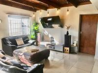 Lounges of property in Kraaifontein