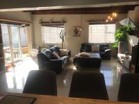 Lounges of property in Kraaifontein